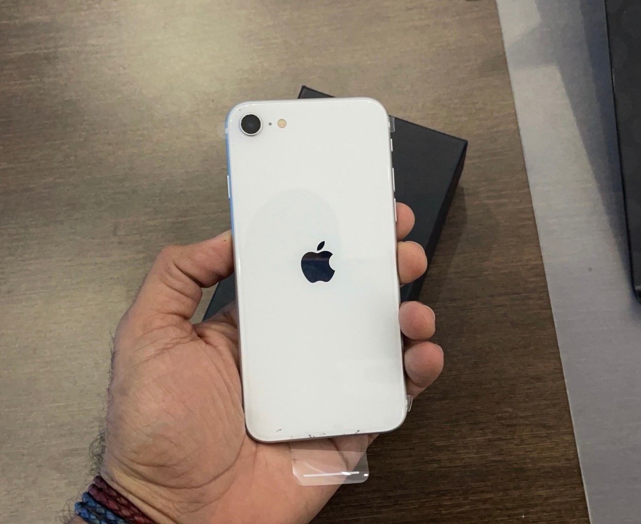 celulares y tabletas - Vendo iPhone SE 2 (2020) 64GB Blanco Nuevo,Desbloqueado, Garantía,RD$ 18,995 Neg