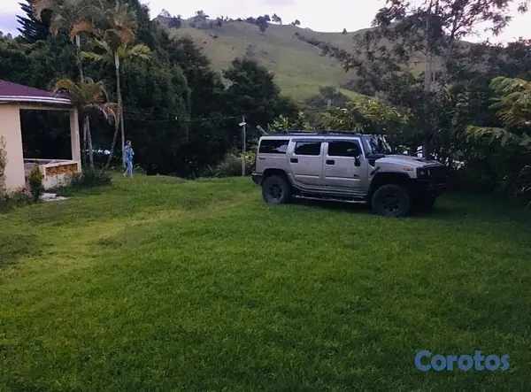 jeepetas y camionetas - SE VENDE HUMMER H2 7