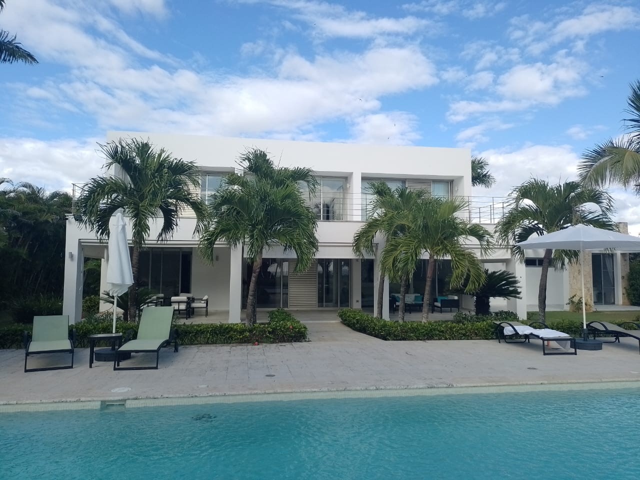 casas - VENTA DE VILLA DE LUJO AMUEBLADA CON VISTA MAR EN PLAYA NUEVA ROMANA