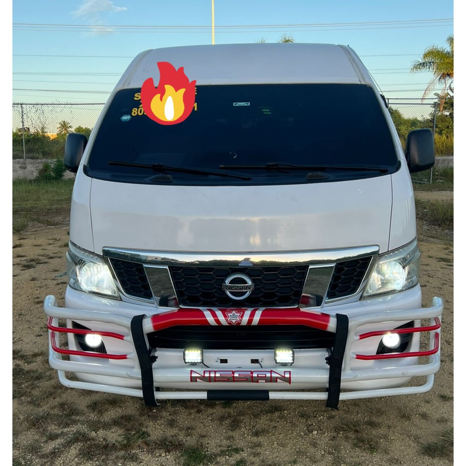 jeepetas y camionetas - Nissan urvan 2016