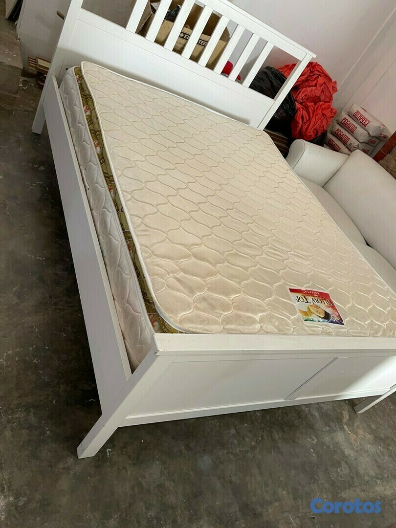 muebles y colchones - Cama queen comprada en IKEA con colchón 5