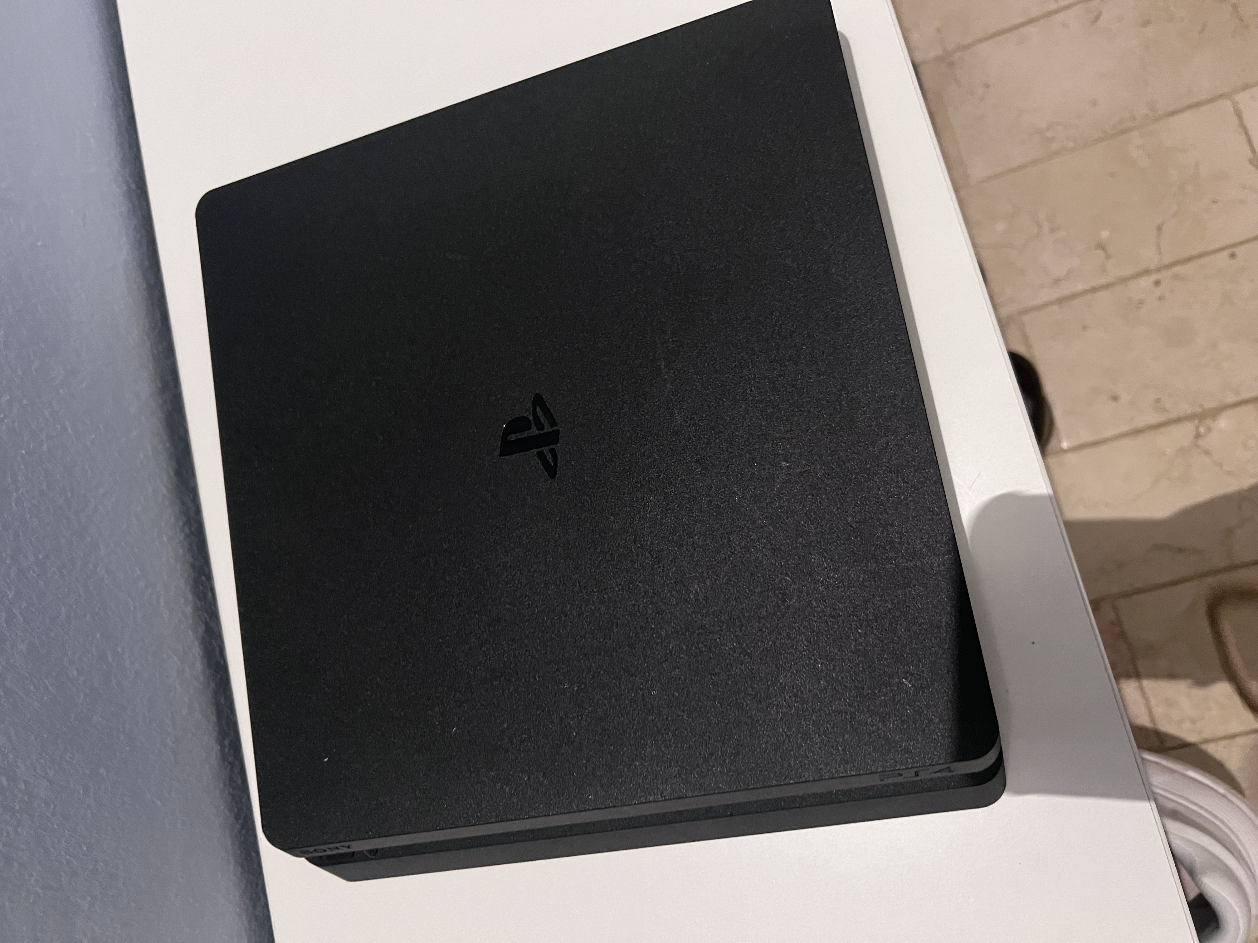consolas y videojuegos - PS4 con 3 controles y cintas como nuevo 5