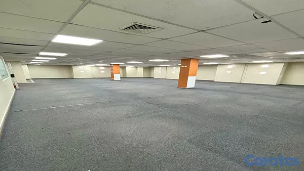 oficinas y locales comerciales - Alquiler local 3ra planta de 400 mts en Ensanche Naco 5