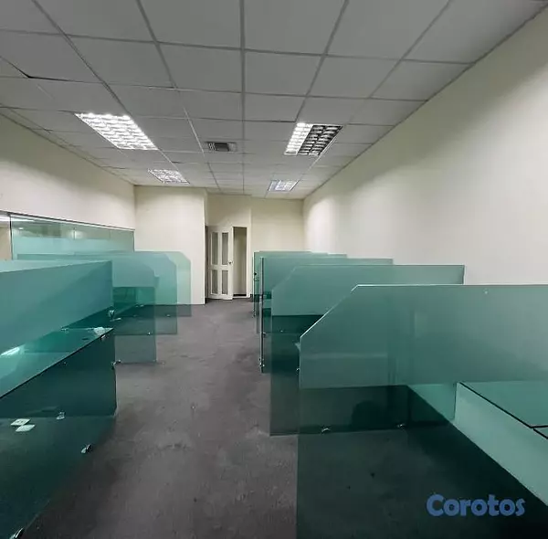 oficinas y locales comerciales - Alquilo amplio Local Comercial en Piantini 3