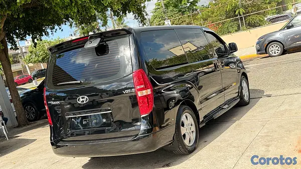 jeepetas y camionetas - 2020 Hyundai Grand Starex Diesel 11 Pasajeros 3