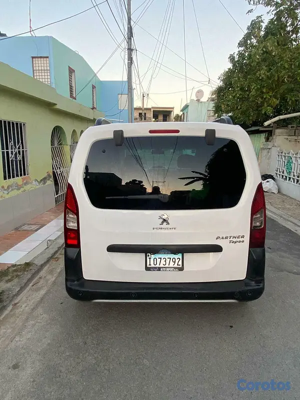 carros - PEUGEOT PARTNER TEPEE TURBO 2017 6
