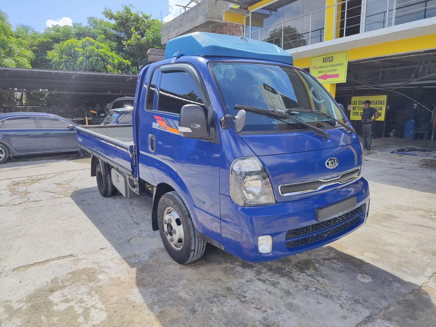 camiones y vehiculos pesados - KIA BONGO 3 REFORZADO RECIEN IMPORTADO
