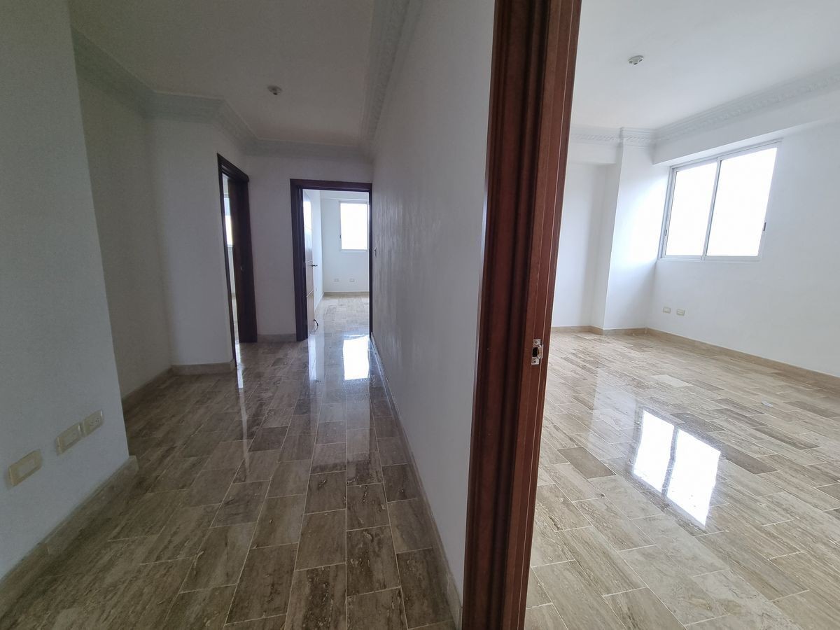 apartamentos - Alquiler de Amplio Apartamento en Naco 3