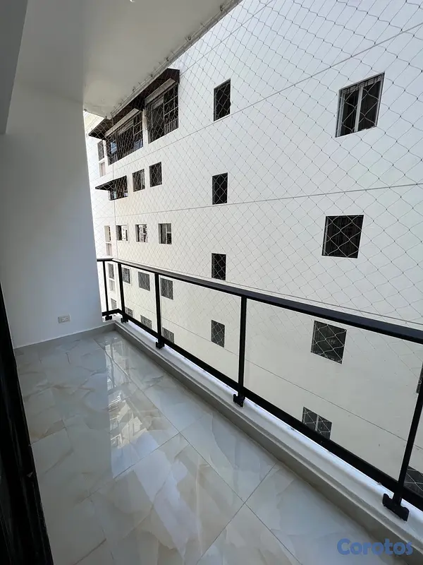 apartamentos - Apartamento con línea blanca en Naco  3