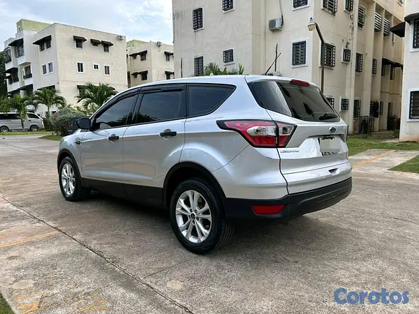 jeepetas y camionetas - Ford Escape S 2018 5