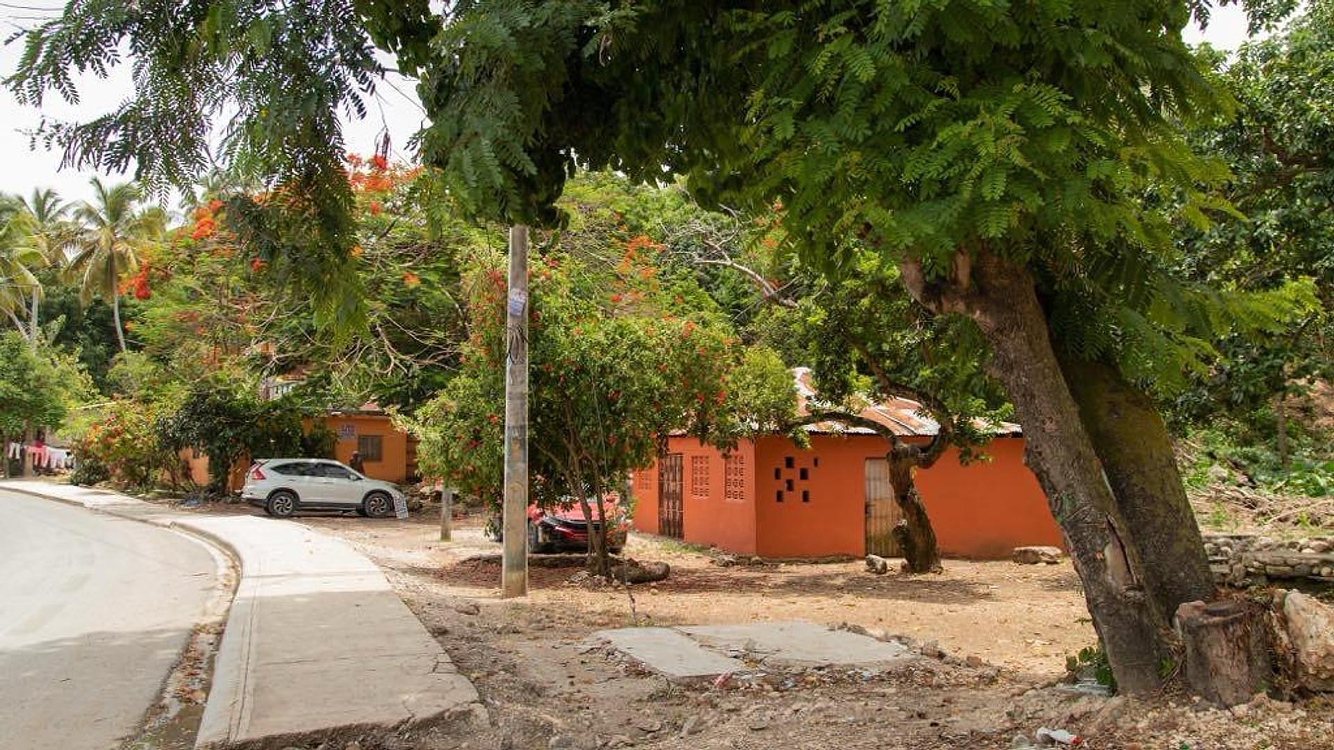 solares y terrenos - terreno con 2,516 m2 metros cudrados en barahona con vista al mar 0