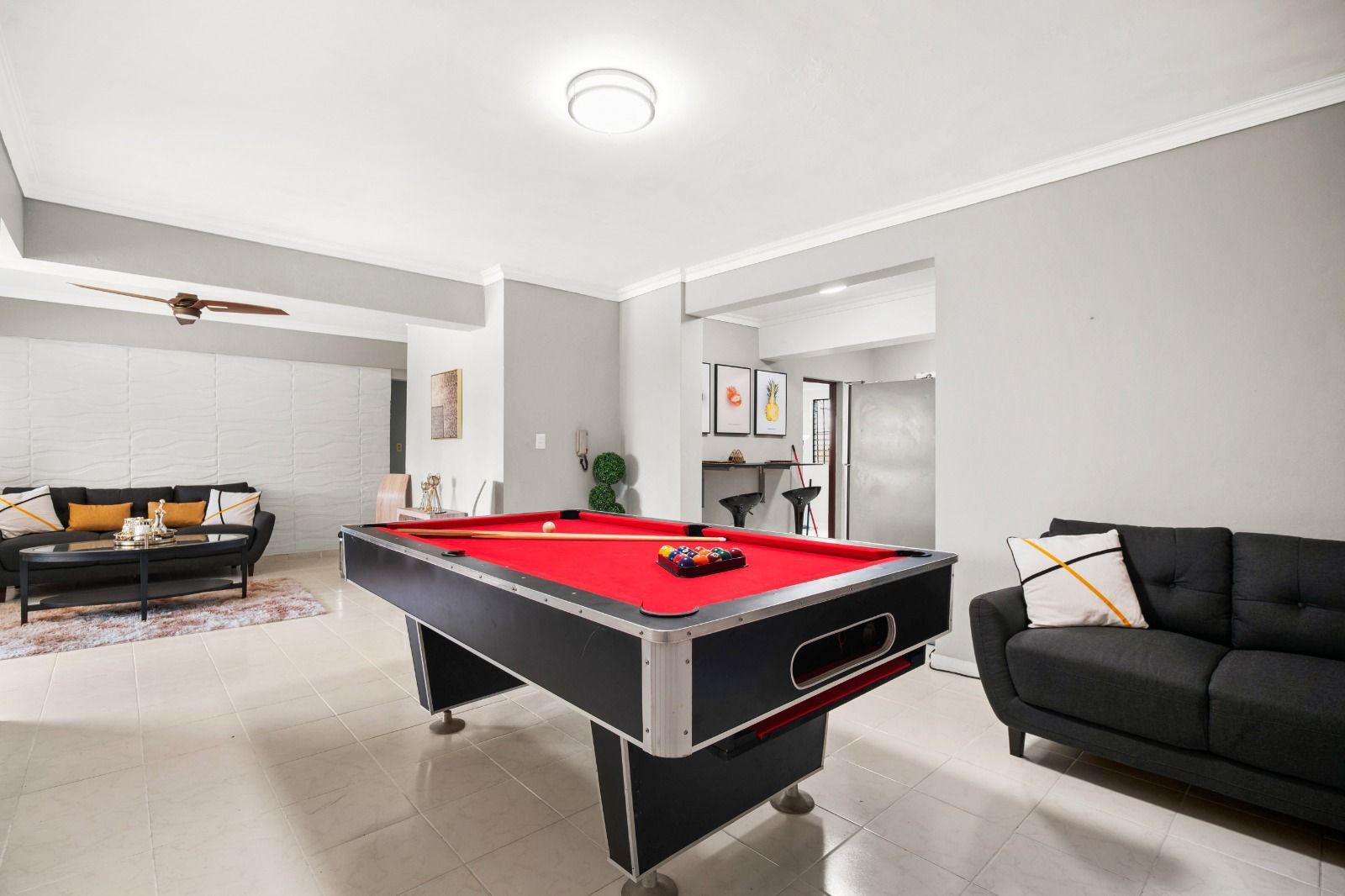 apartamentos - Apartamento en gazcue 2do nivel 125 mts 

2 habitaciones 
2,5 baños 
1 parqueo 
 6