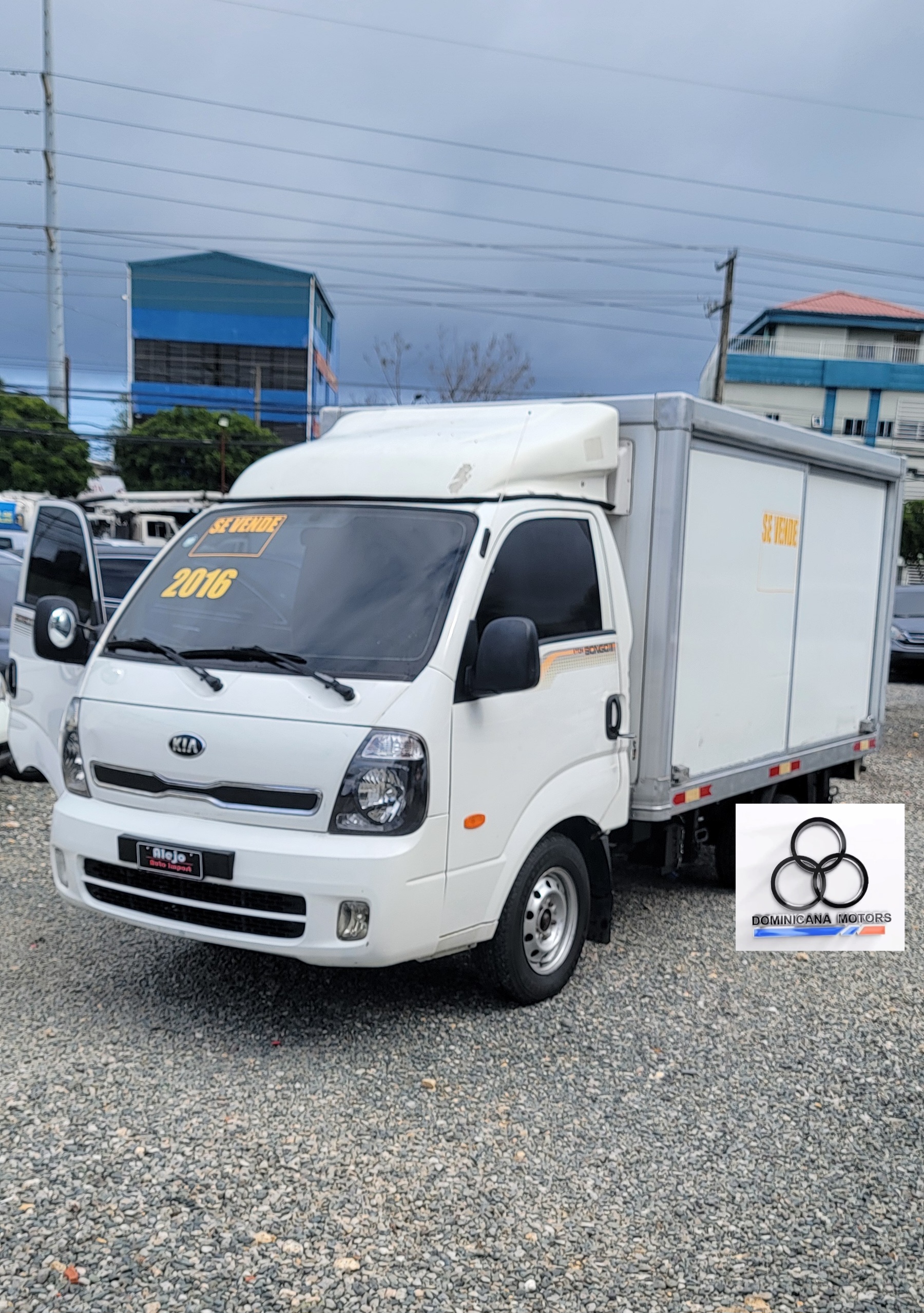 camiones y vehiculos pesados - KIA BONGO CON FURGON  2016 0