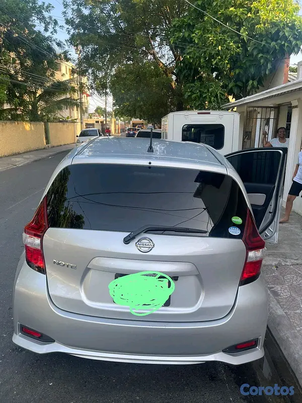 carros - VENDO UN NISSAN NOTE 2018 DE OPORTUNIDAD  3