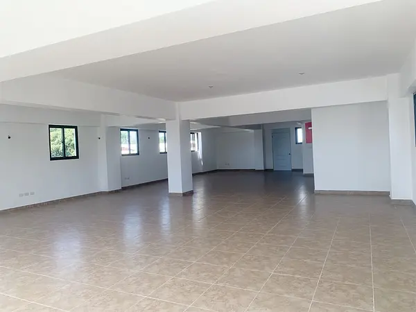 oficinas y locales comerciales - Local espacio abierto amplio  3