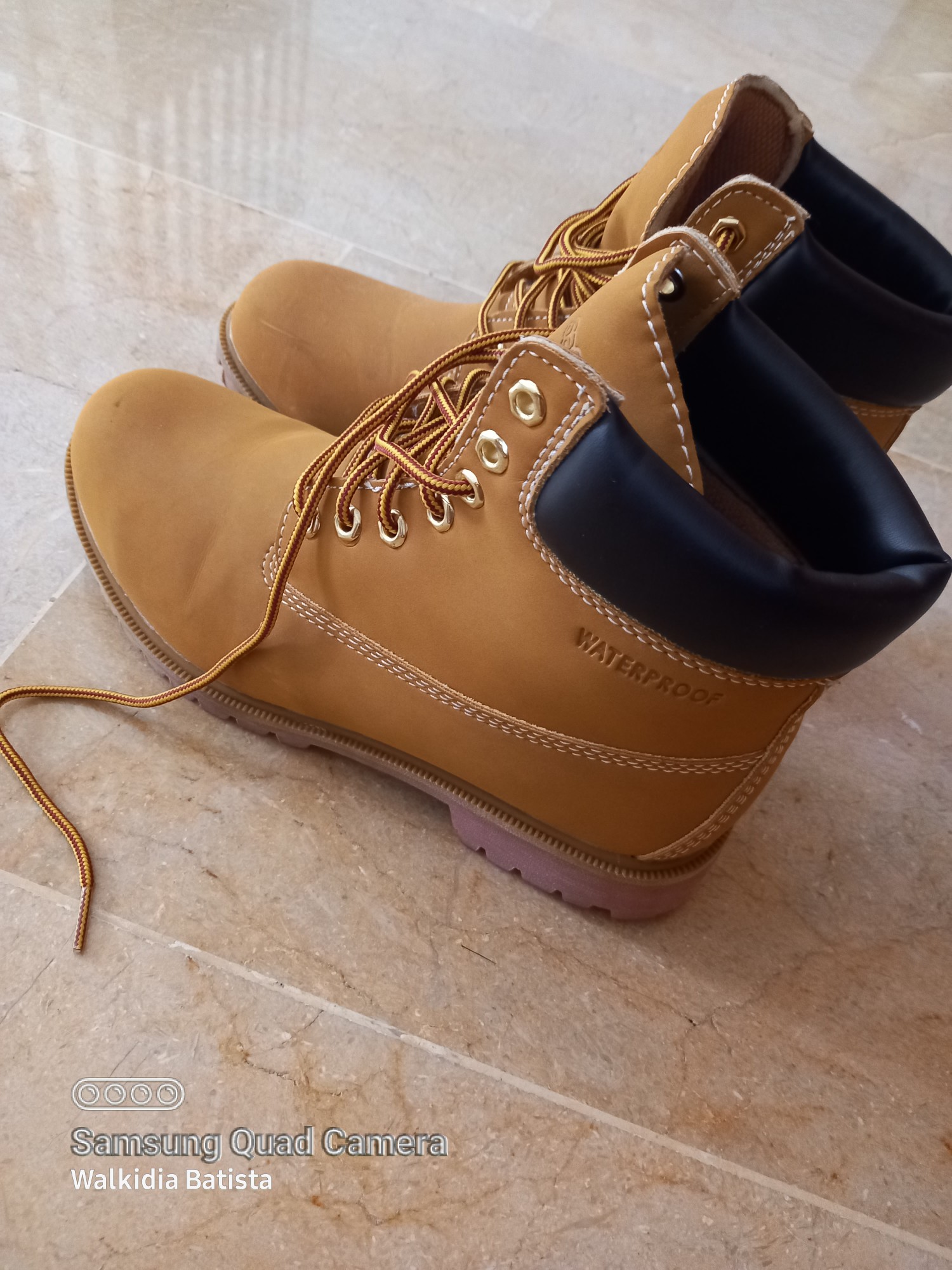 zapatos para mujer - Botas de Mujer. Size 8 1/2. Corre  grande. Le sirve a alguien size 9 o 10. 4