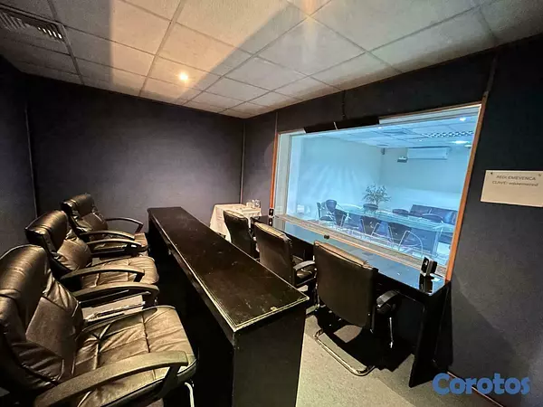 oficinas y locales comerciales - Vende Oportunidad, Excelente Local en la Rómulo, Segundo nivel Plaza 6
