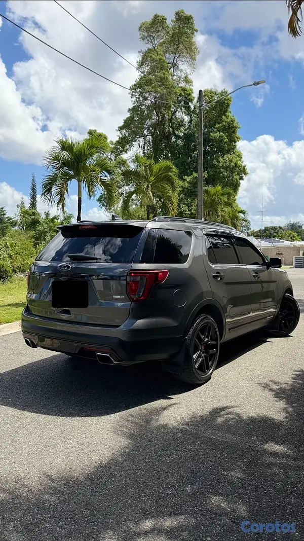 jeepetas y camionetas - Ford Explorer Sport 4x4 2017 Tres filas de asiento 2