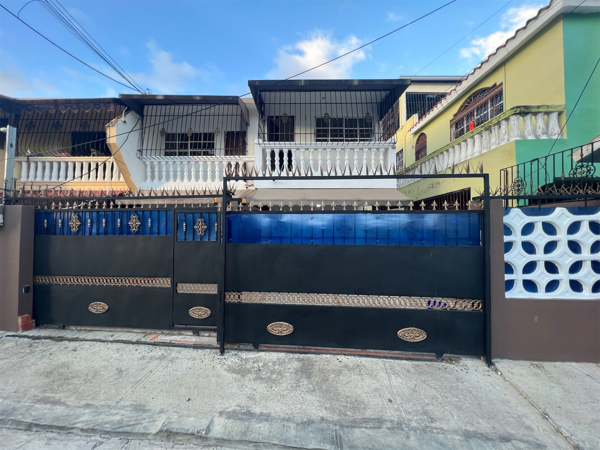 casas - Venta de casa en respaldo los 3 ojos Santo Domingo este 
