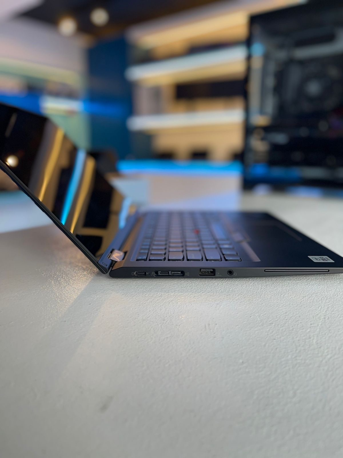 computadoras y laptops - LENOVO YOGA X13 | Intel Core i5 10th Gen. | 8GB RAM | 256GB SSD | 13.3” Touch 7