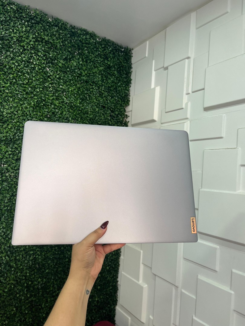 computadoras y laptops - LENOVO IDEAPAD/RYZEN 5/16GB RAM/512GB SSD/17.3-INCH/ NUEVA- 2