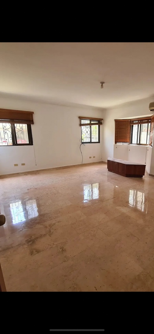 apartamentos - Apartamento Piantini 288 M. 3 habitaciones US$1300 manto incluido 