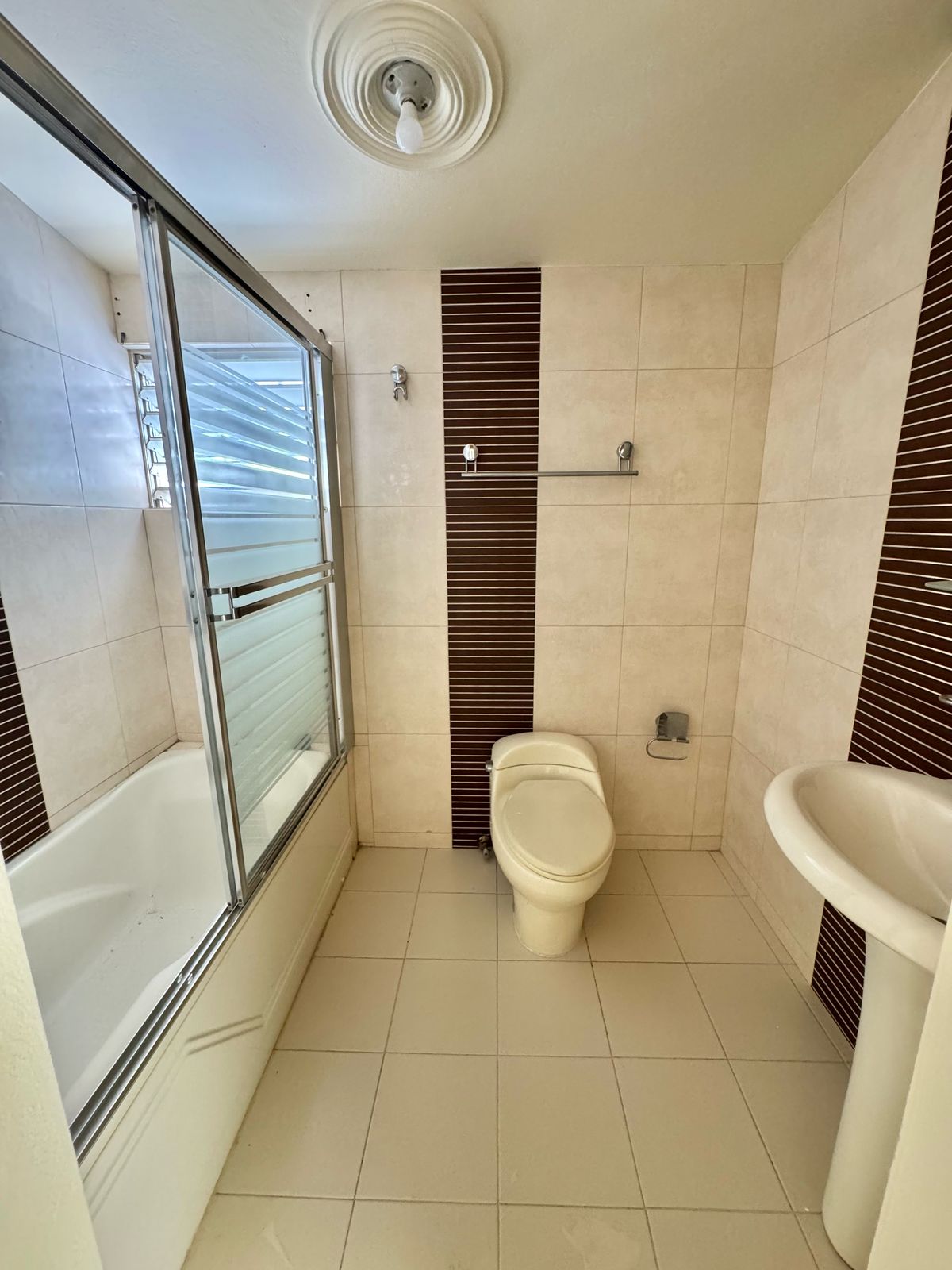 casas - Casa en Alquiler LOS CACICAZGOS 5