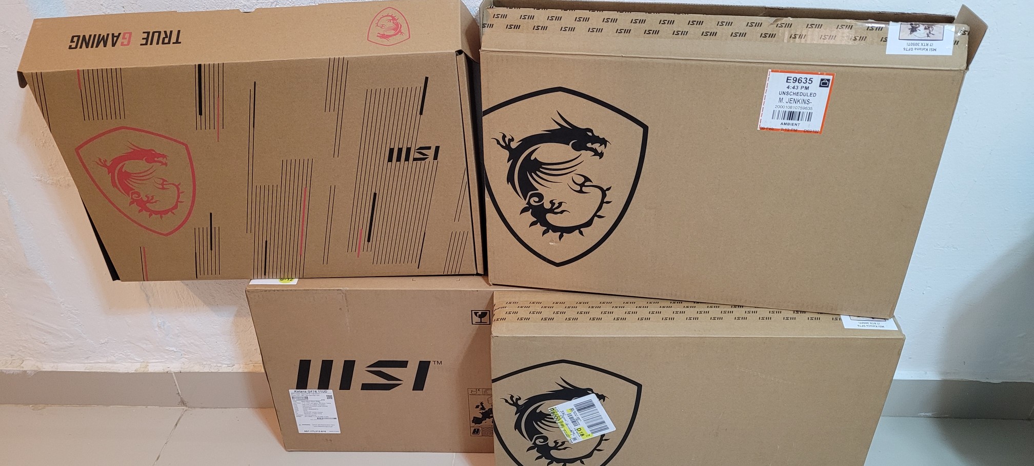 computadoras y laptops - Msi Katana 17.3 Pulg Core i7 11th Gen Ram 16gb ddr4 Disco 512gb SSD RTX 3050Ti 3