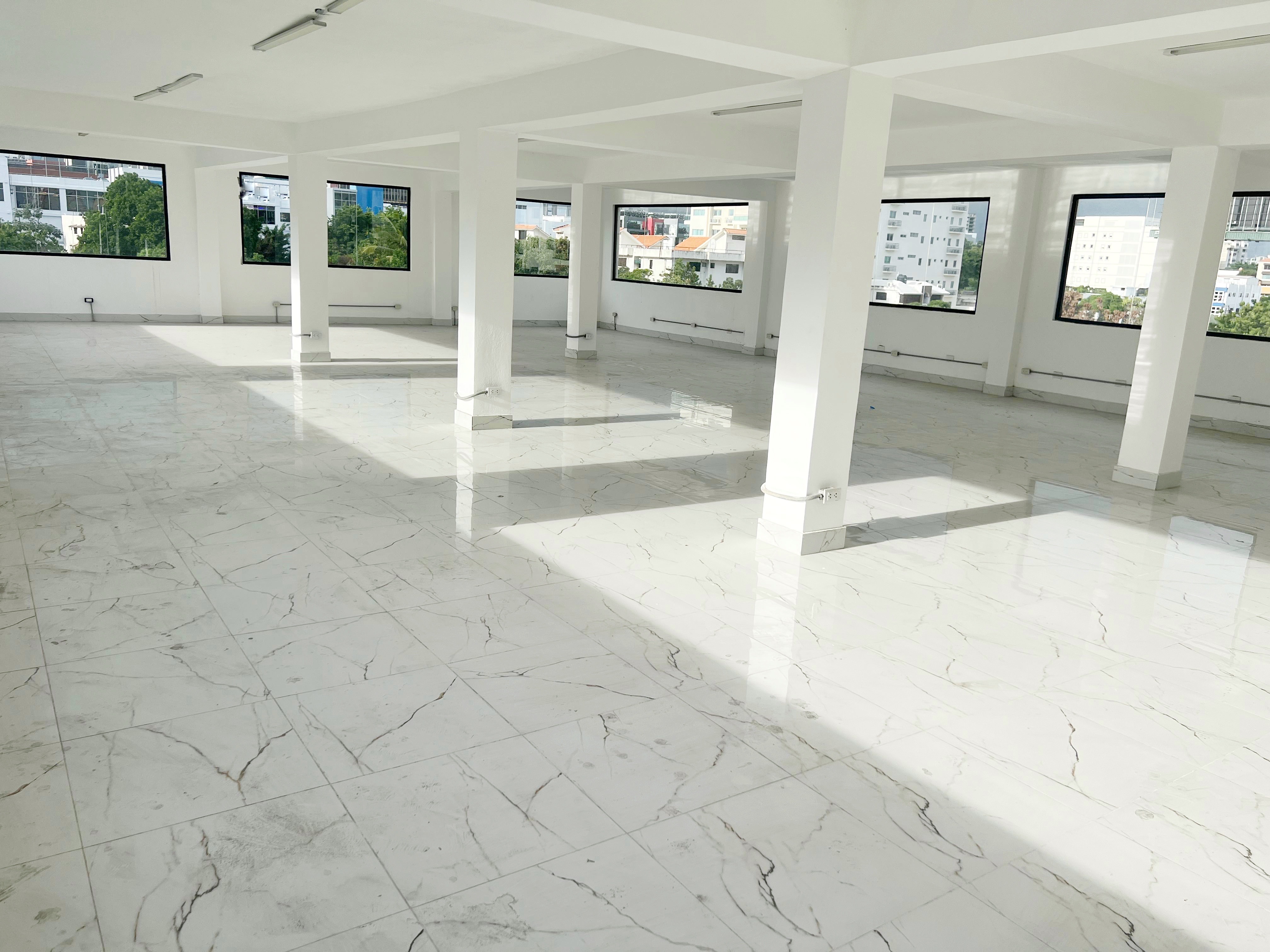 oficinas y locales comerciales - Local comercial Bella vista  2