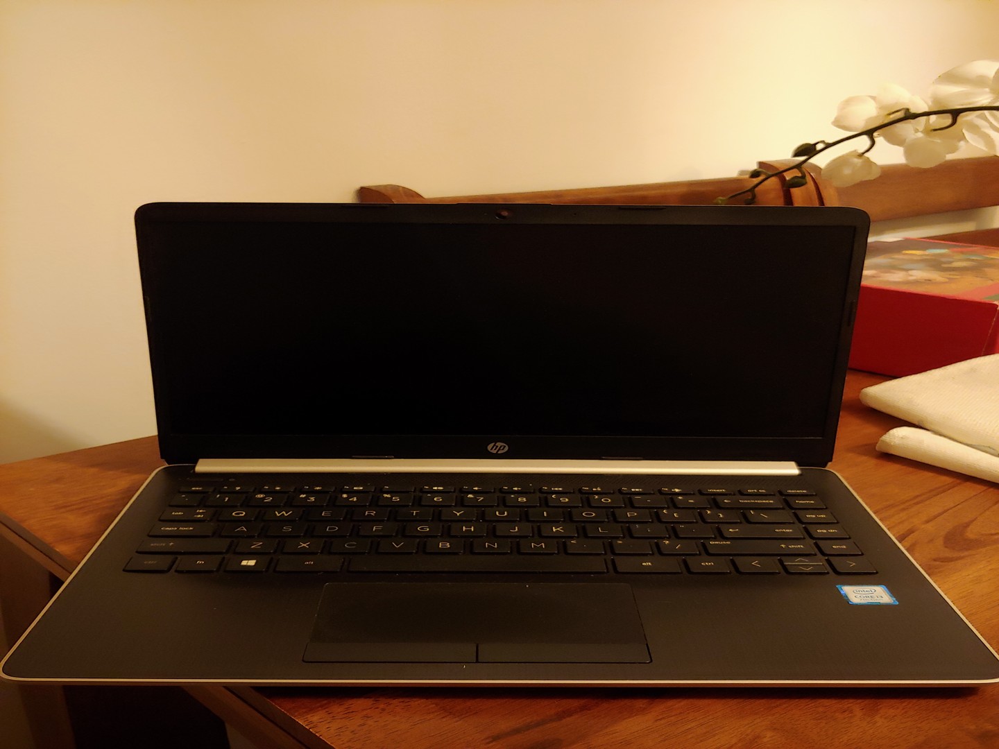 computadoras y laptops - Vendo Laptop HP en muy buenas condiciones 6