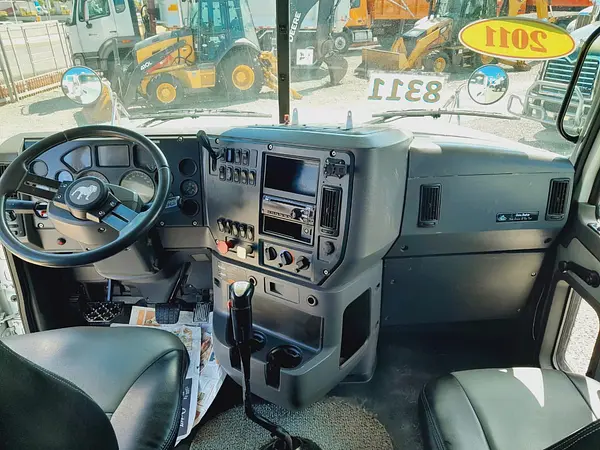camiones y vehiculos pesados - MACK CHU613 600 3