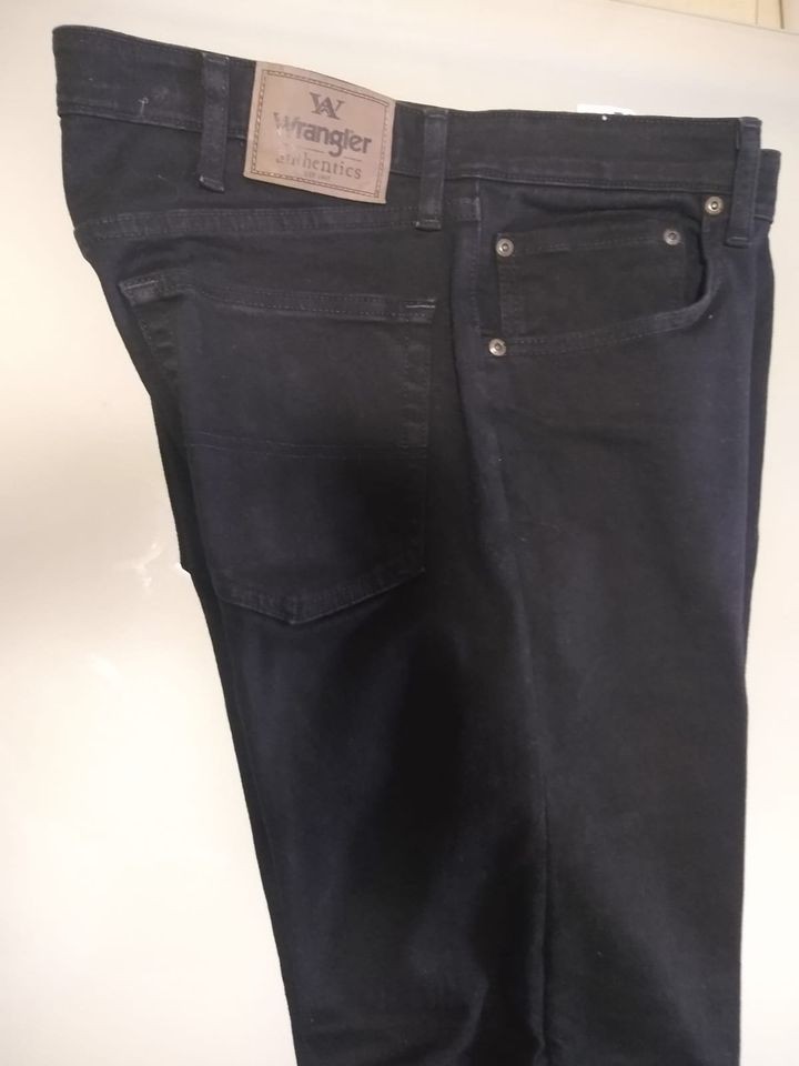 ropa para hombre - Pantalon Jean Wrangler Genuino 35x30 Negro 1