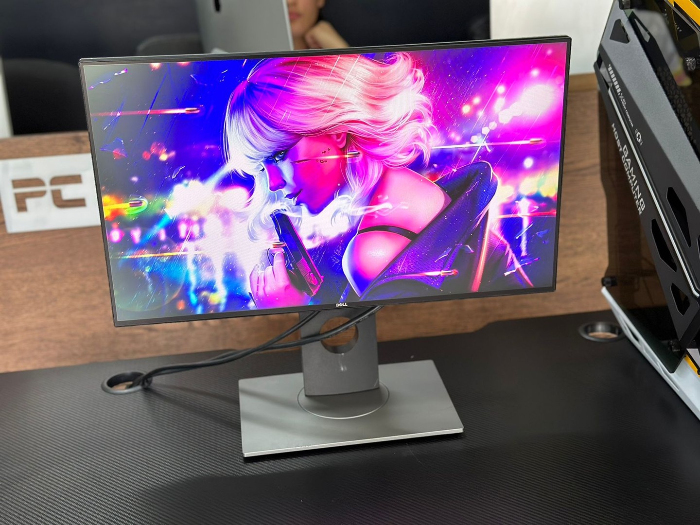 computadoras y laptops - Monitor DELL ultrasharp, 24 PLG LED , IPS, DP Y HDMI, 75HZ 1