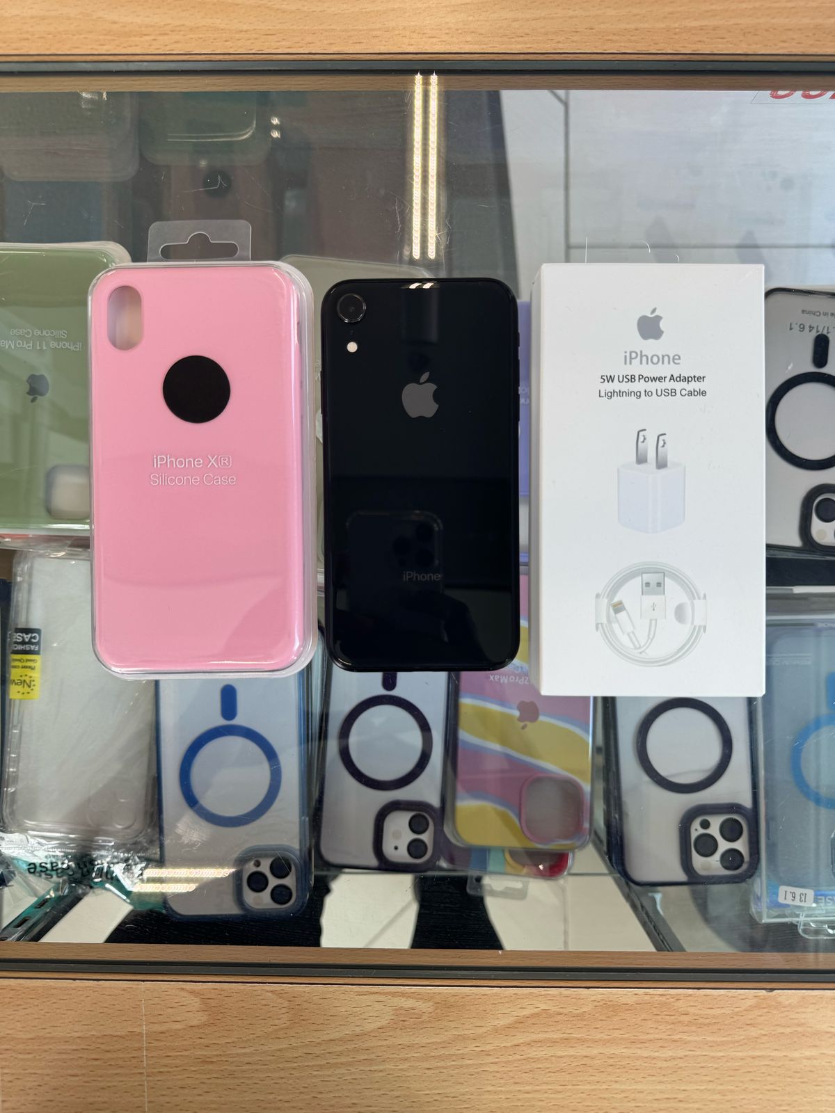 celulares y tabletas - Iphone xr negro 64 GB  TurboSim.