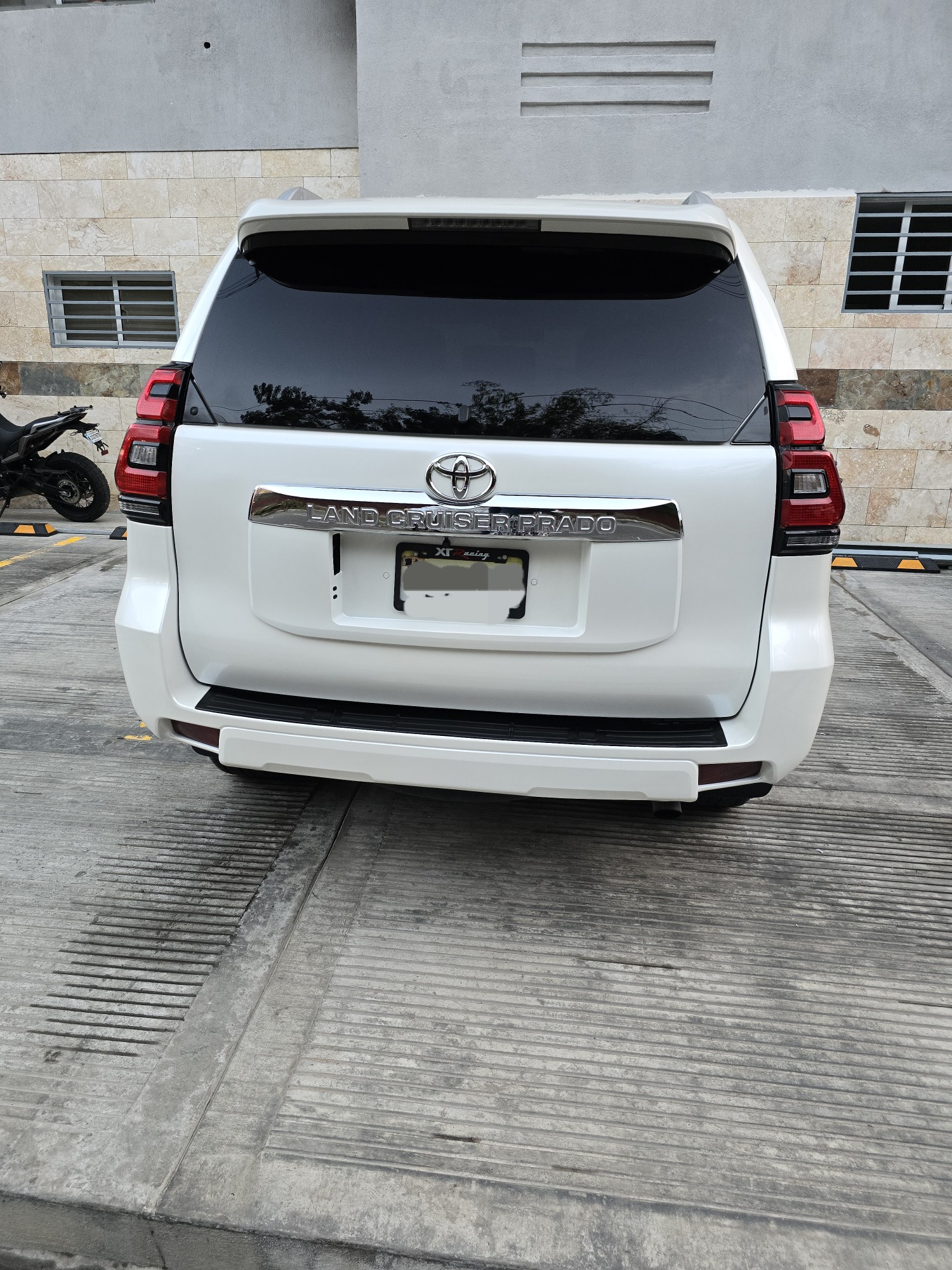 jeepetas y camionetas - Vendo Toyota Land Cruiser Prado 2012 US$41,500 en Santo Domingo 8