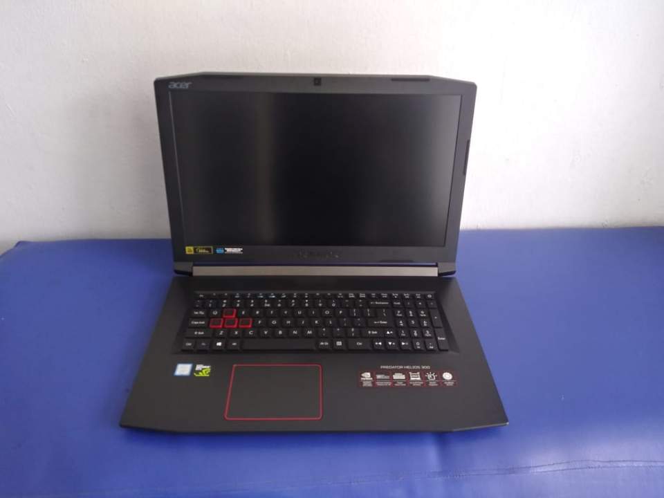 computadoras y laptops - Acer predator helio 300 I7 8va 16gb 256ssd +1tb 1060 6gb gaming 6