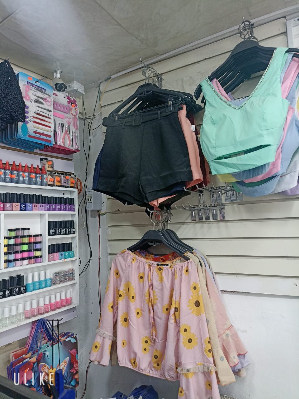 oficinas y locales comerciales - Se venden tienda guaricano