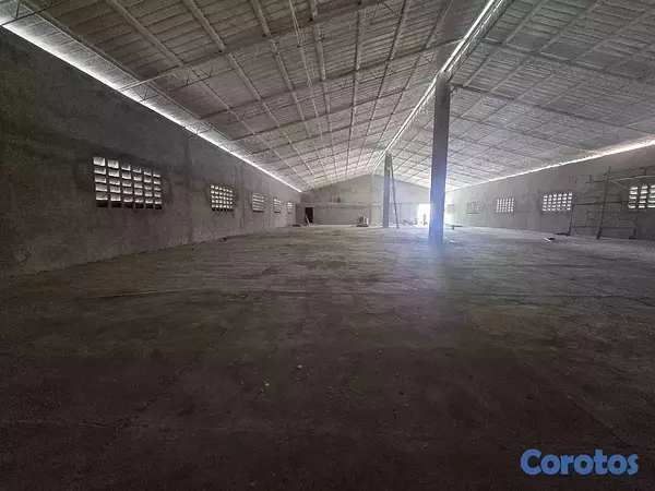 oficinas y locales comerciales - En Alquiler Naves industriales Av. independencia  4