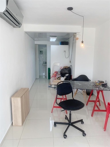 oficinas y locales comerciales - Local en el millon céntrico y comercial  1