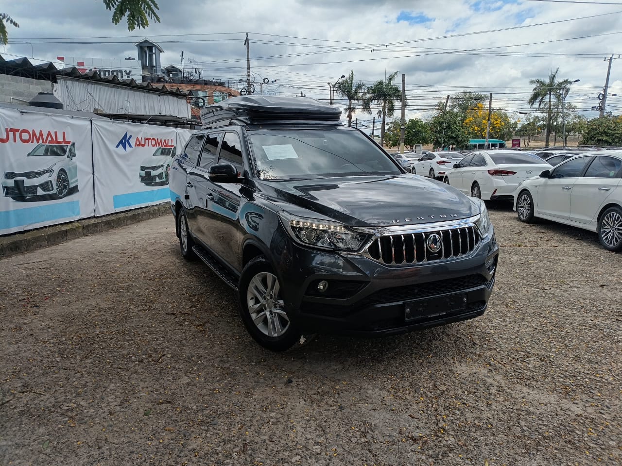 jeepetas y camionetas - KGM REXTON 2019 GRIS OSCURO DIESEL 1