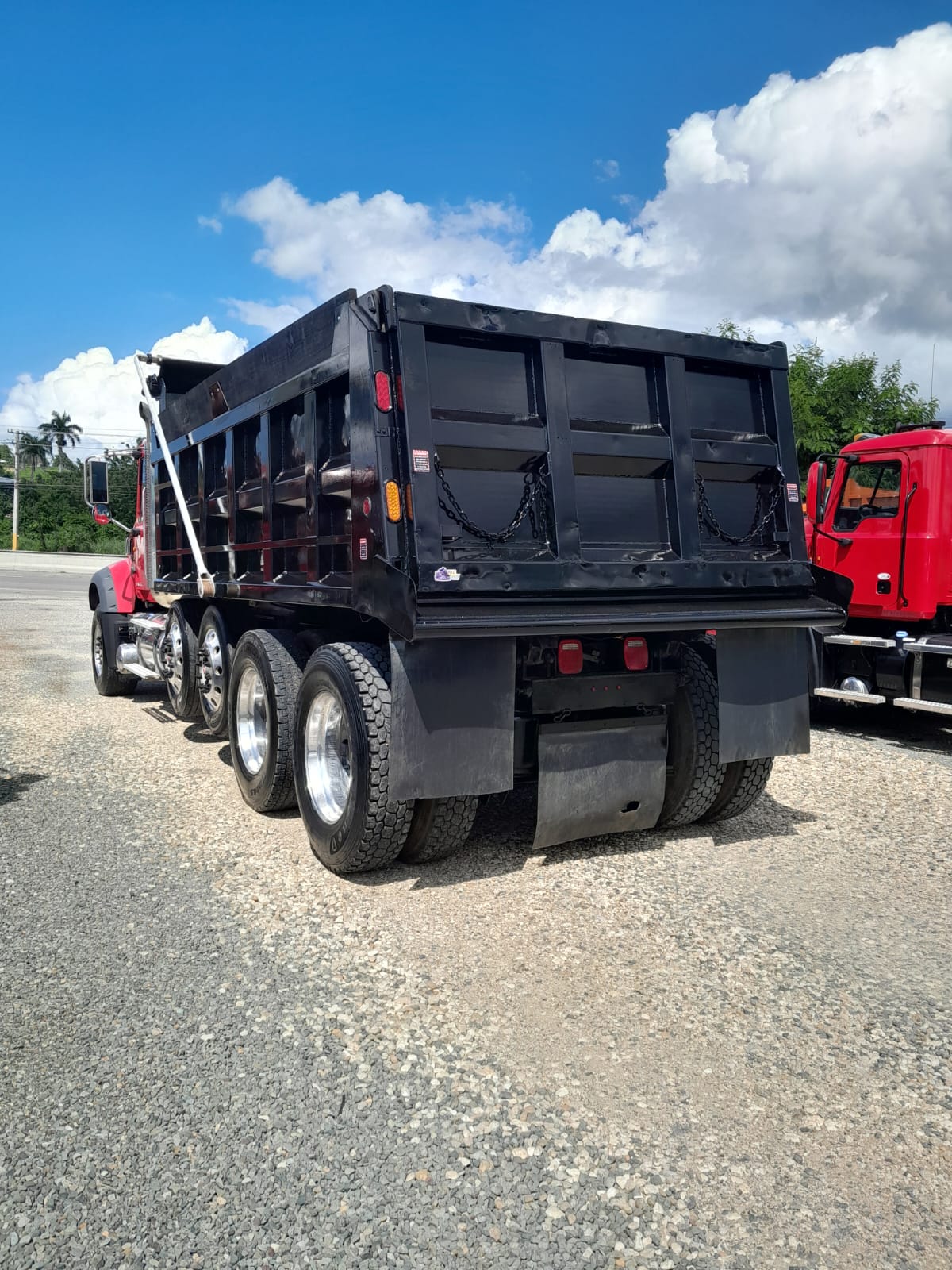 camiones y vehiculos pesados - MACK GRANITE AÑO 2013  7