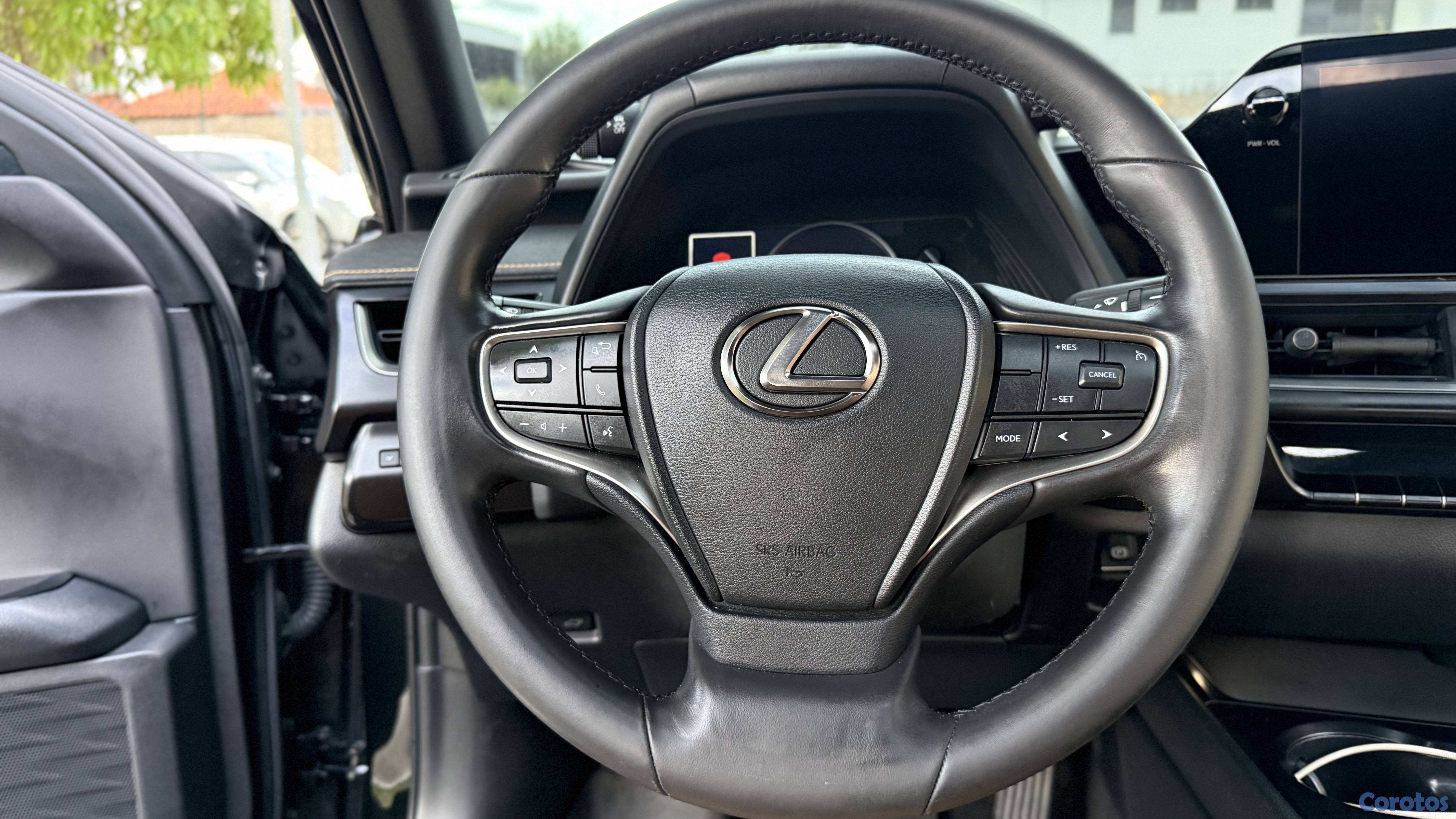 jeepetas y camionetas - Lexus UX250h Hybrid 2024 Delta Comercial 4