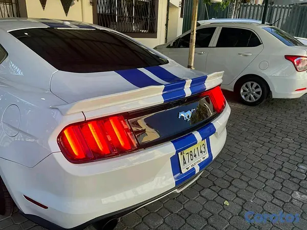 carros - se vende ford mustang eco boost  6