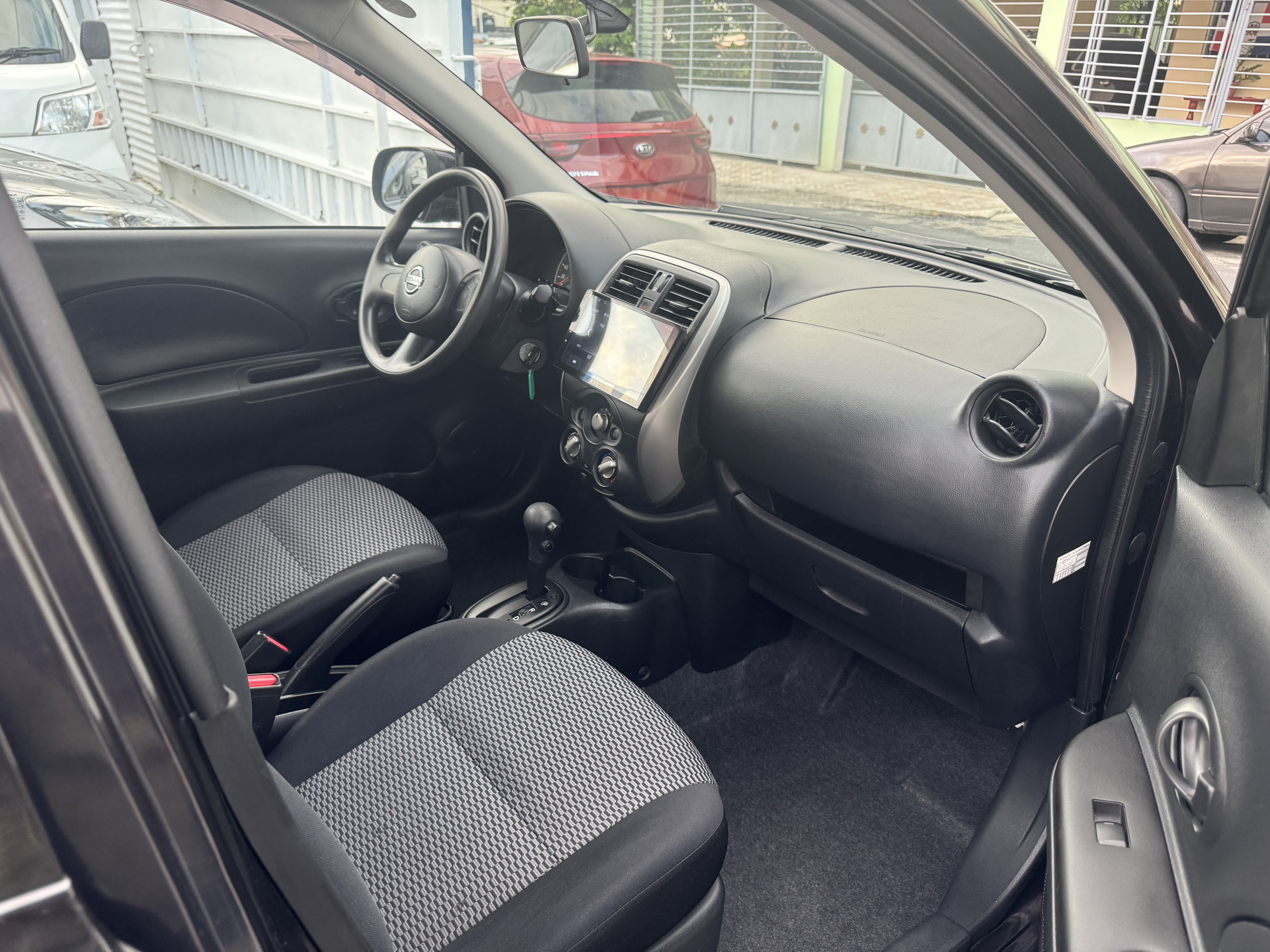 carros - Nissan march 2018 0