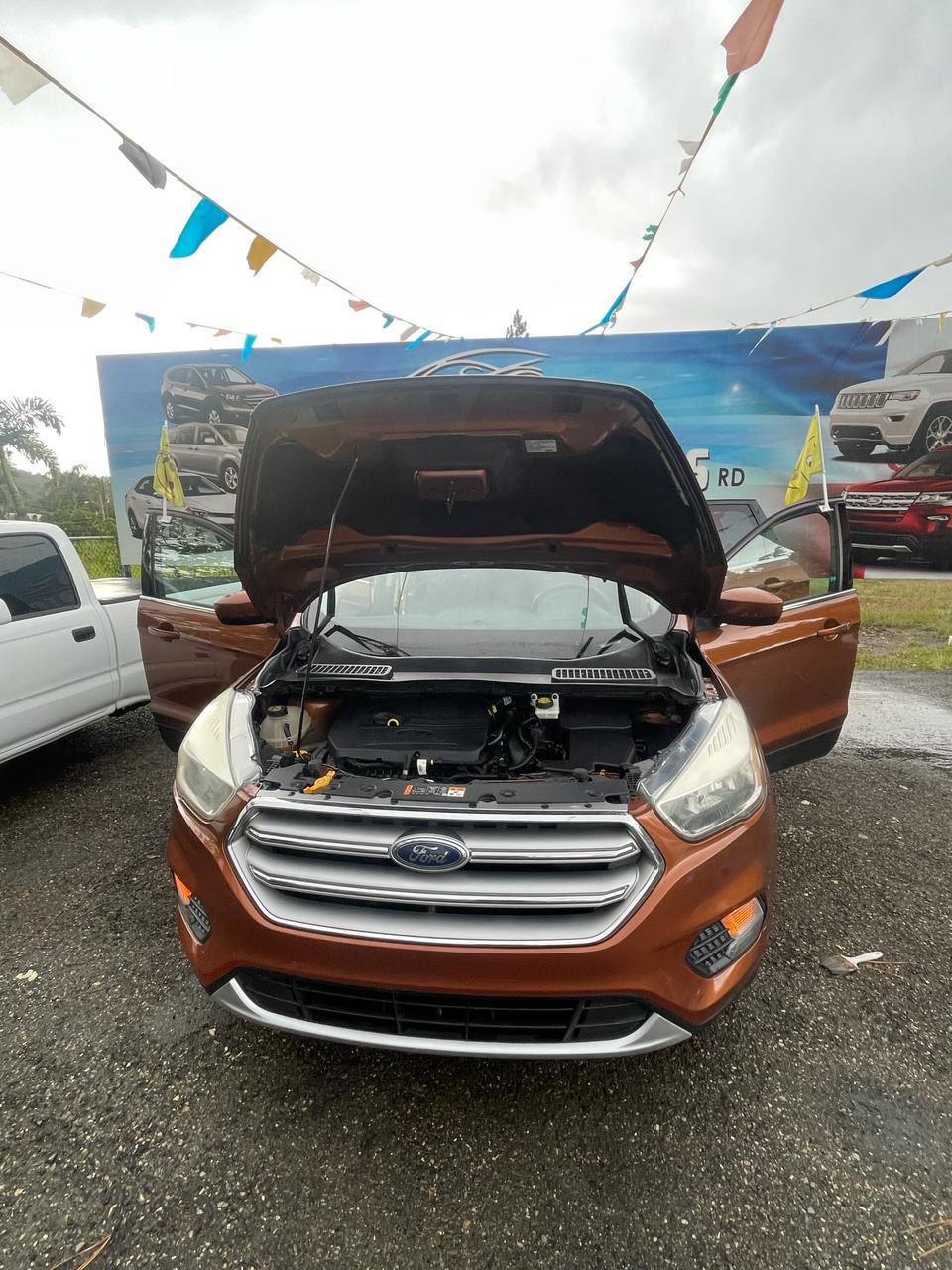 jeepetas y camionetas - FORD ESCAPE 2017, 1año De Garantía