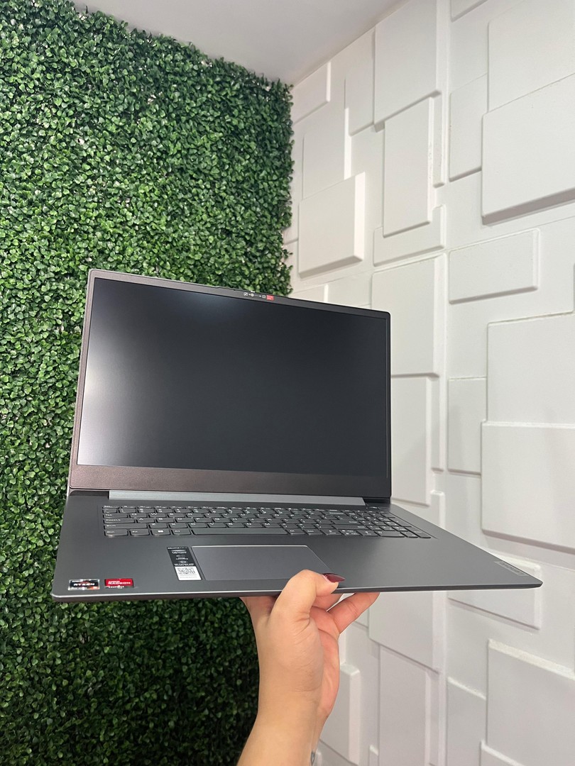computadoras y laptops - LENOVO IDEAPAD/RYZEN 5/16GB RAM/512GB SSD/17.3-INCH/ NUEVA- 3