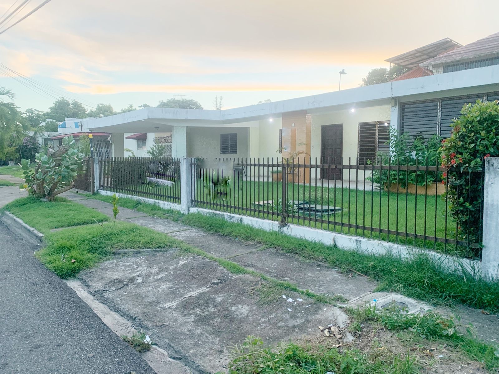 casas - Propiedad comercial céntrica 7