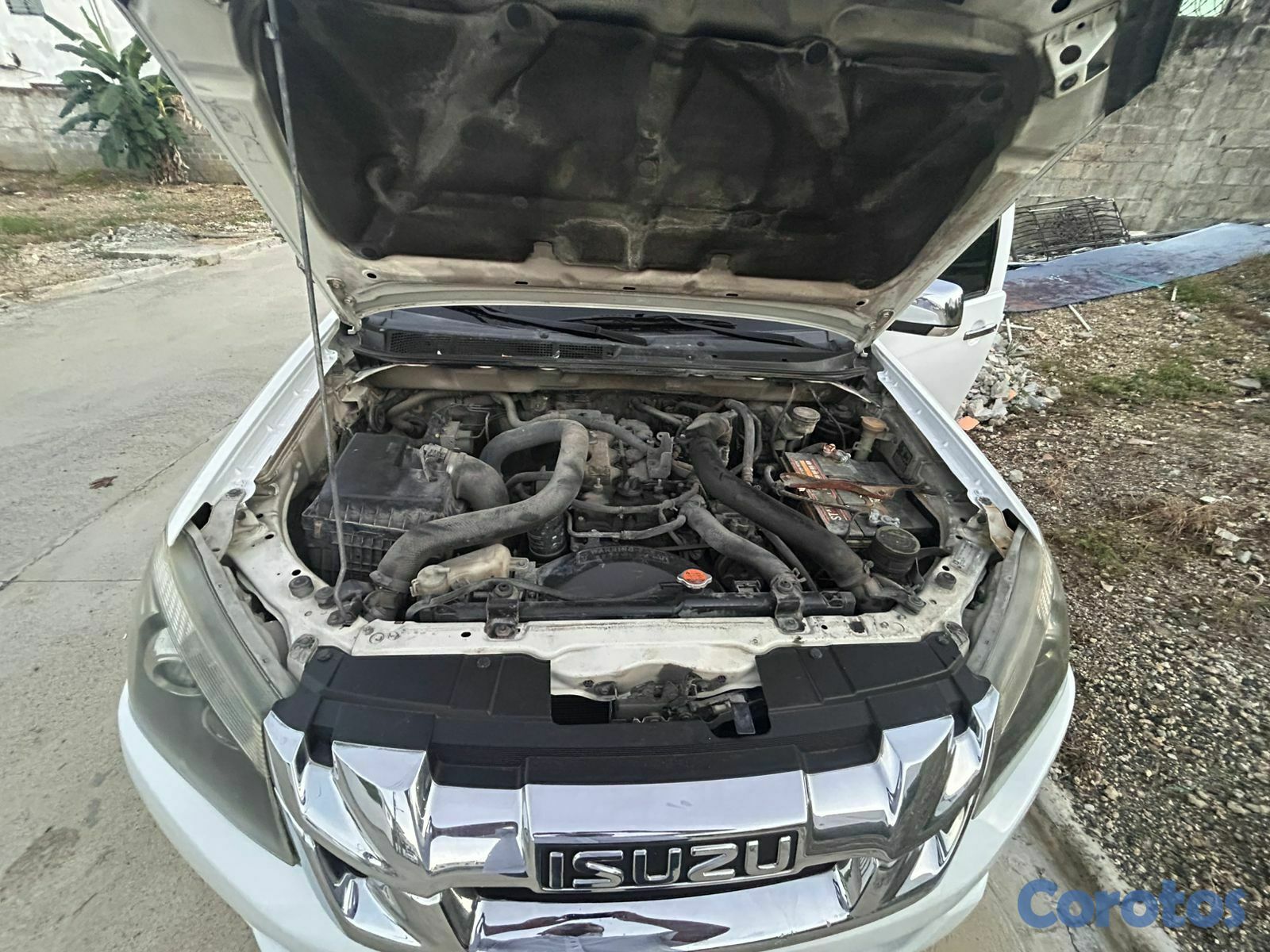 jeepetas y camionetas - izuzu dmax 2013 en buenas condiciones  7