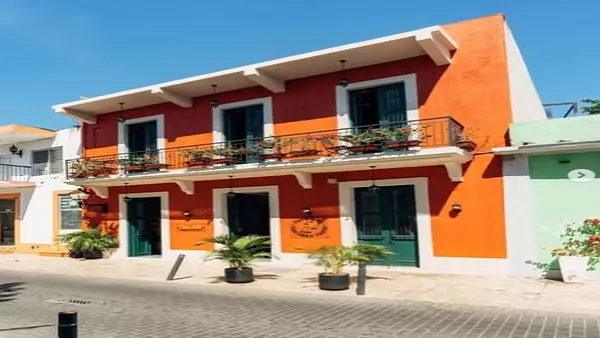 oficinas y locales comerciales - Edificio en ZONA COLONIAL 7