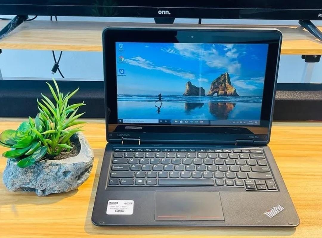 computadoras y laptops - Lenovo thinkpad yoga 11e core i3 6ta gen 8ram 128SSD 4